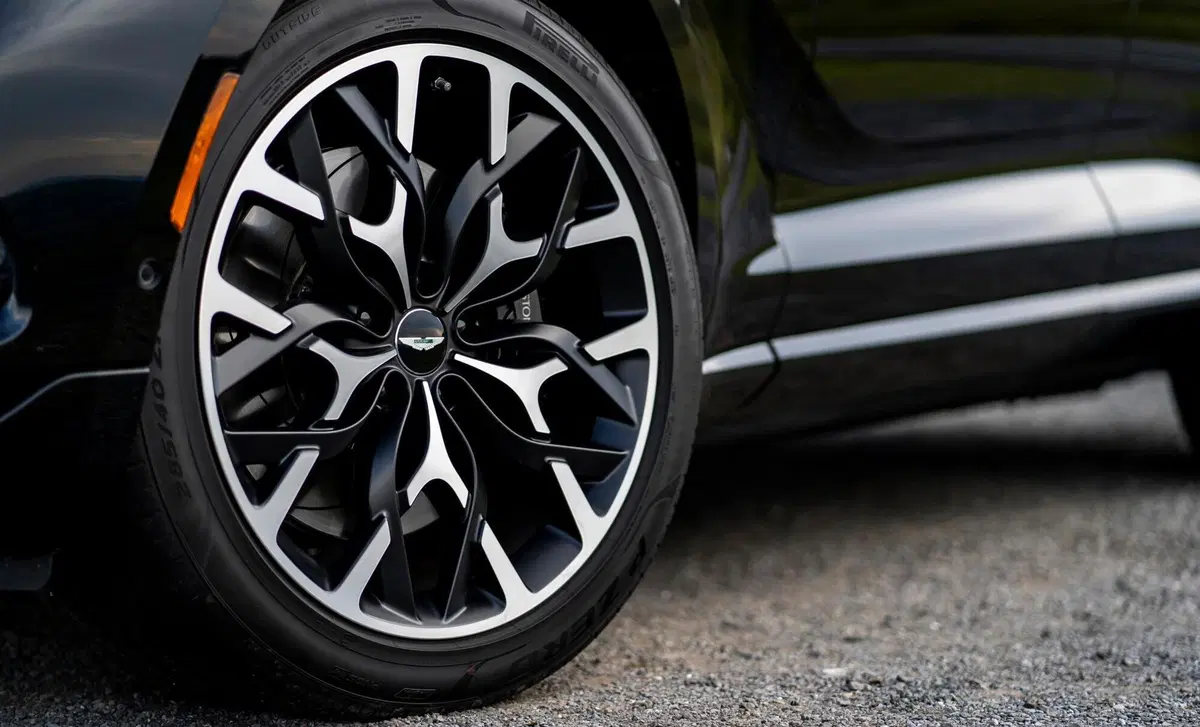 Aston Martin DBX (2020-23) (18)