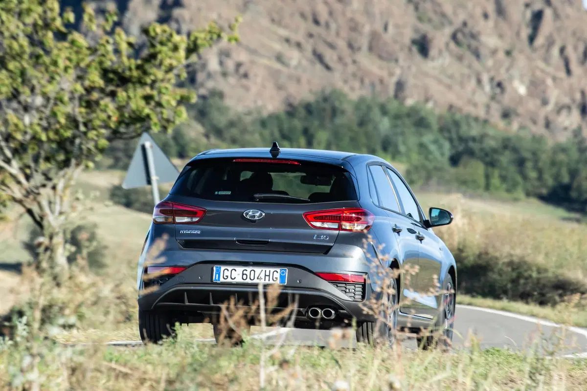 Hyundai i30 2020 | Con il restyling è anche ibrida mild a 48v (3)