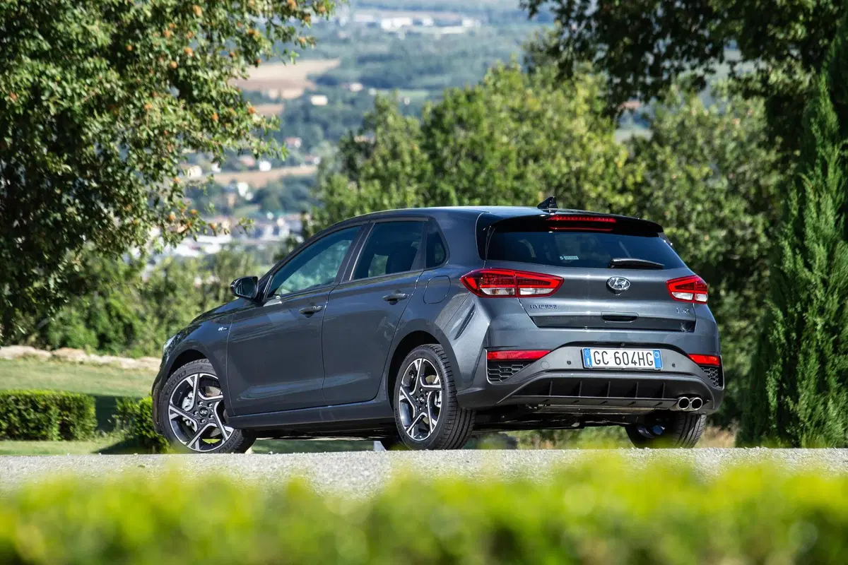 Hyundai i30 2020 | Con il restyling è anche ibrida mild a 48v (6)