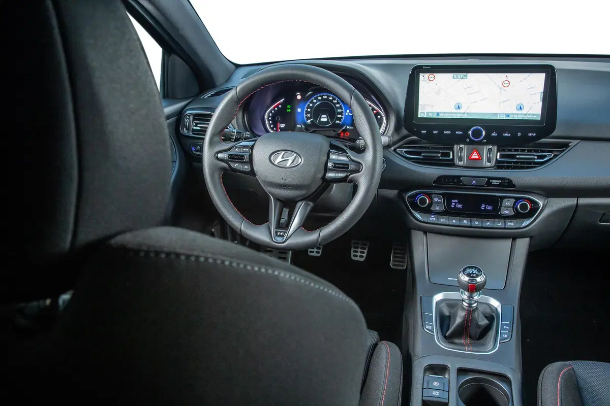 Hyundai i30 2020 | Con il restyling è anche ibrida mild a 48v (11)
