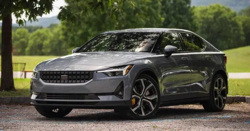 Francia all'attacco, Polestar bloccata per il logo: le auto elettriche cinesi bandite dal mercato e dal web?