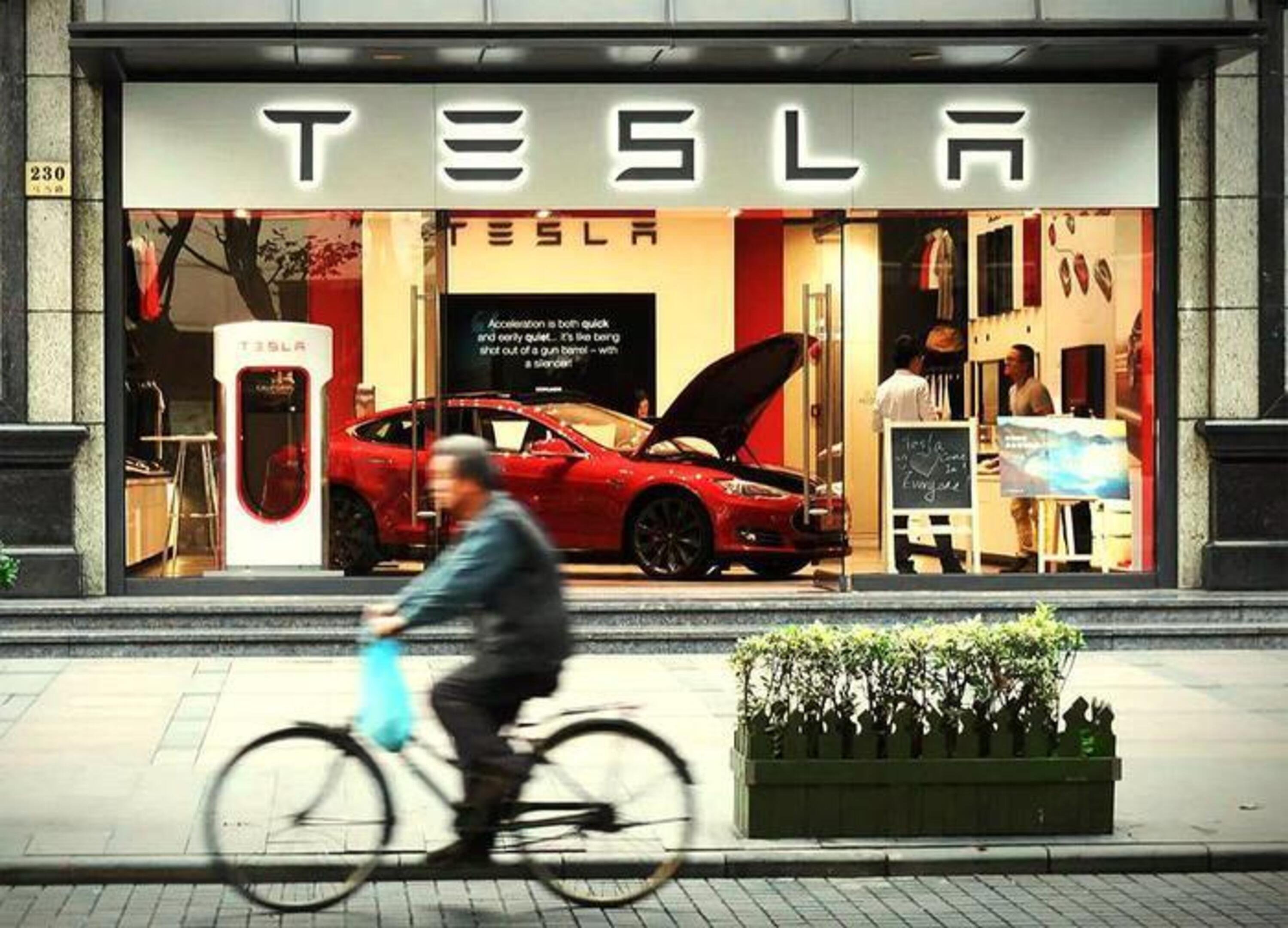 Tesla vende &quot;troppo bene&quot; in Germania, Ma non smaltisce? Multa da 12 milioni sul riciclo batterie