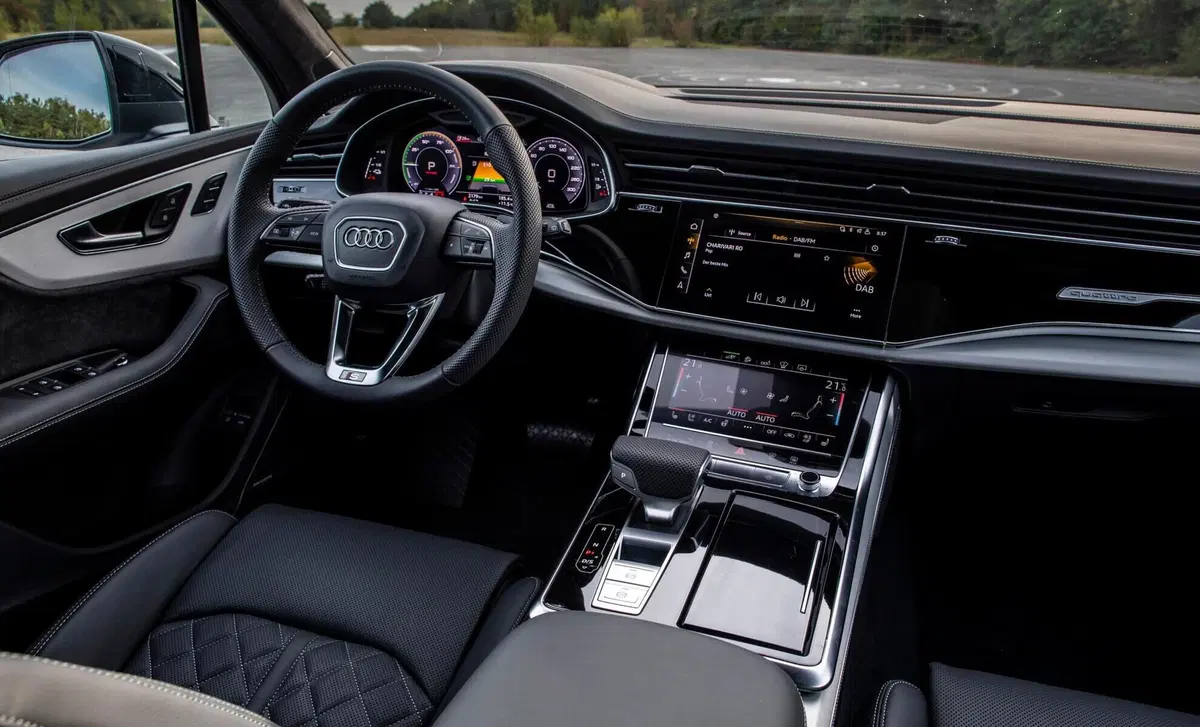 Audi Q7 45 TDI quattro tiptronic Business (32)