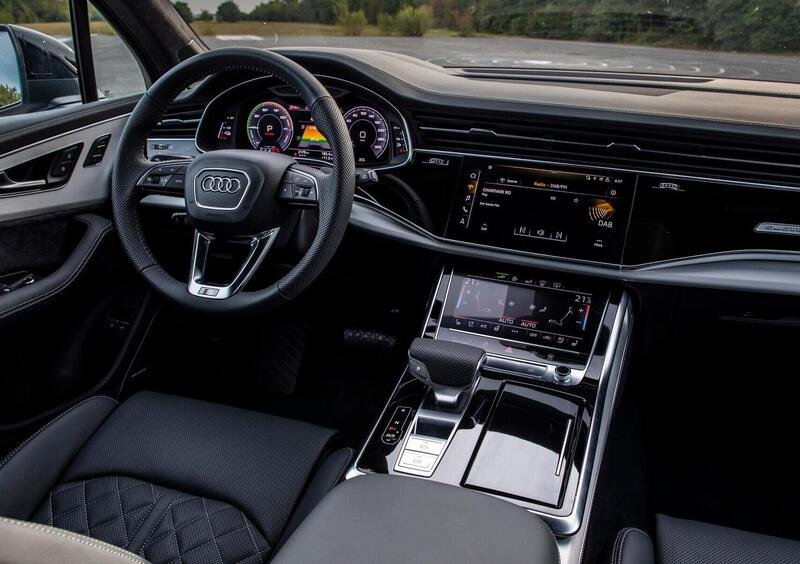 Audi Q7 (2015-->>) (32)