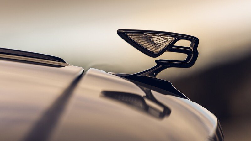 Bentley, dal 2030 solo vetture elettriche