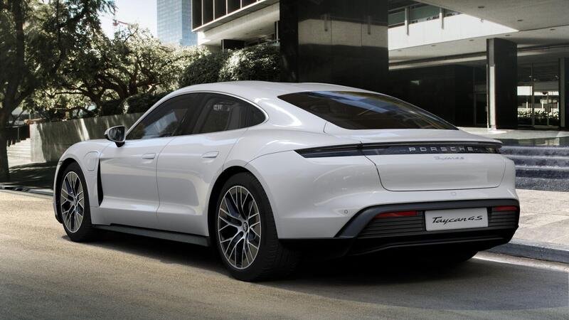 Promozione Porsche Taycan: la sportiva elettrica in leasing con libert&agrave; di test drive