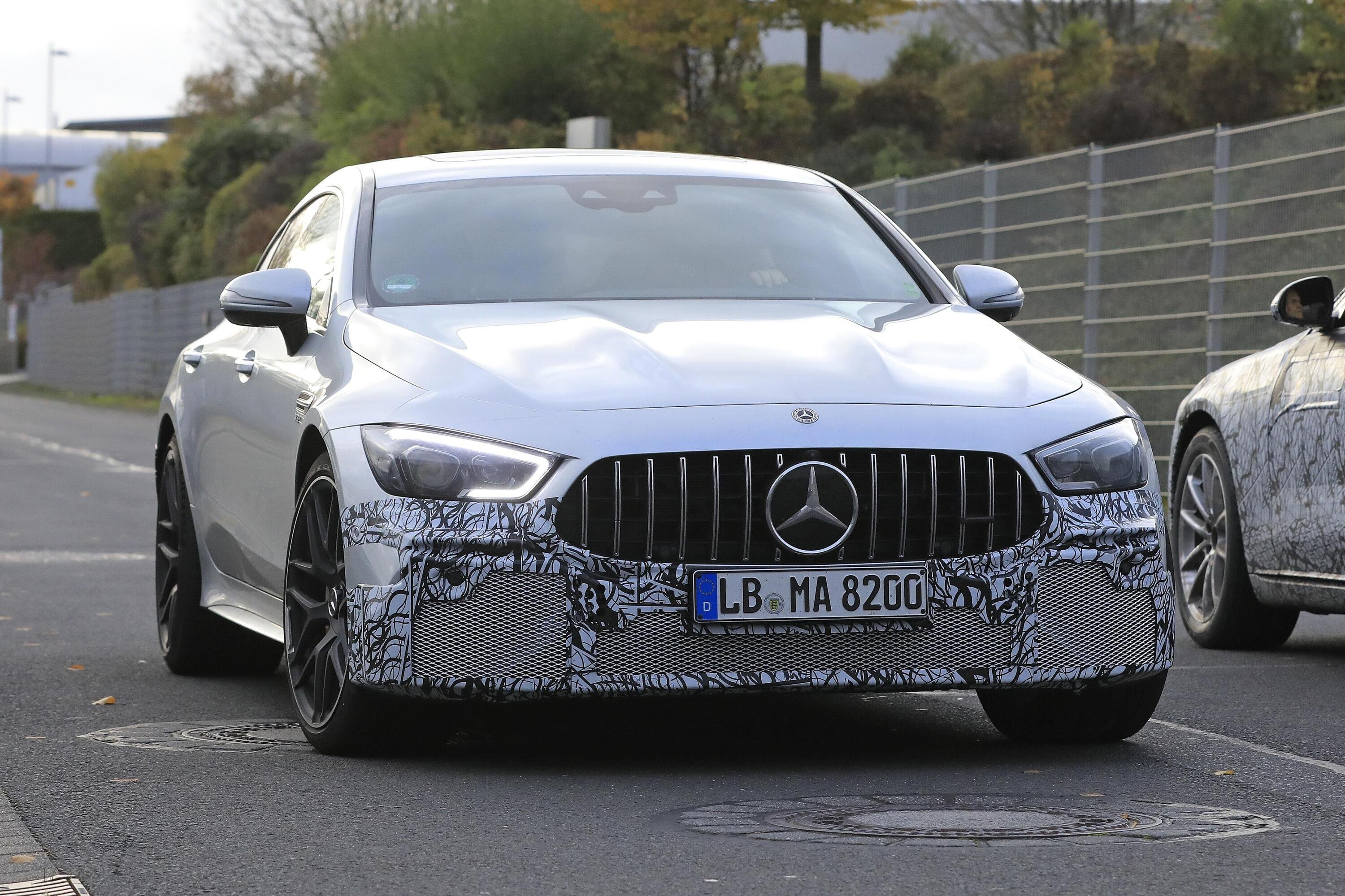 Mercedes-AMG GT 4 Coup&eacute; restyling, le foto spia