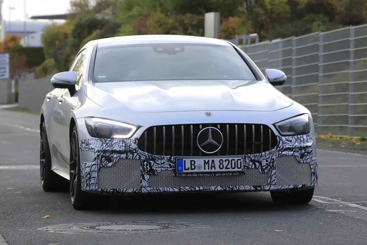 Mercedes-AMG GT 4 Coupé restyling, le foto spia (2)