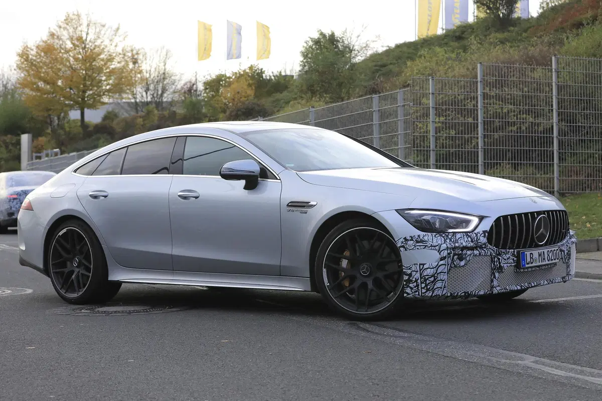 Mercedes-AMG GT 4 Coupé restyling, le foto spia (4)