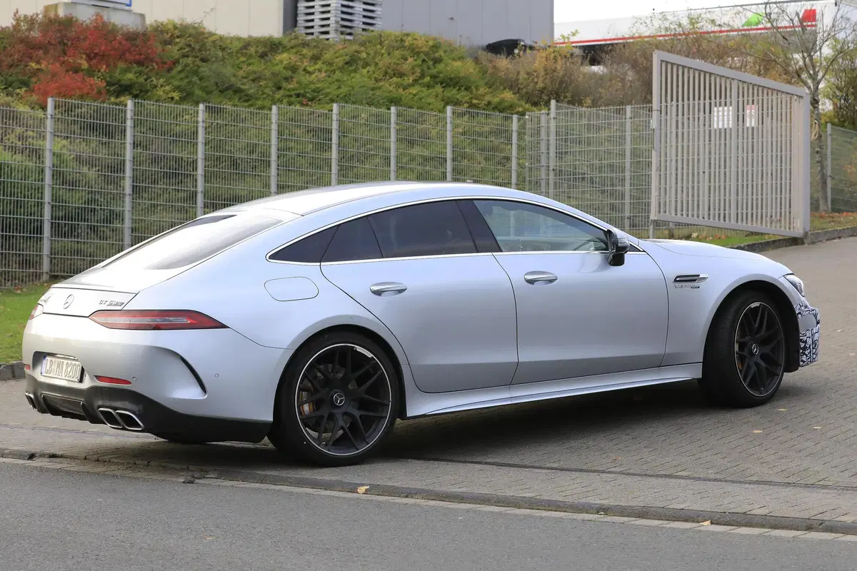 Mercedes-AMG GT 4 Coupé restyling, le foto spia (5)