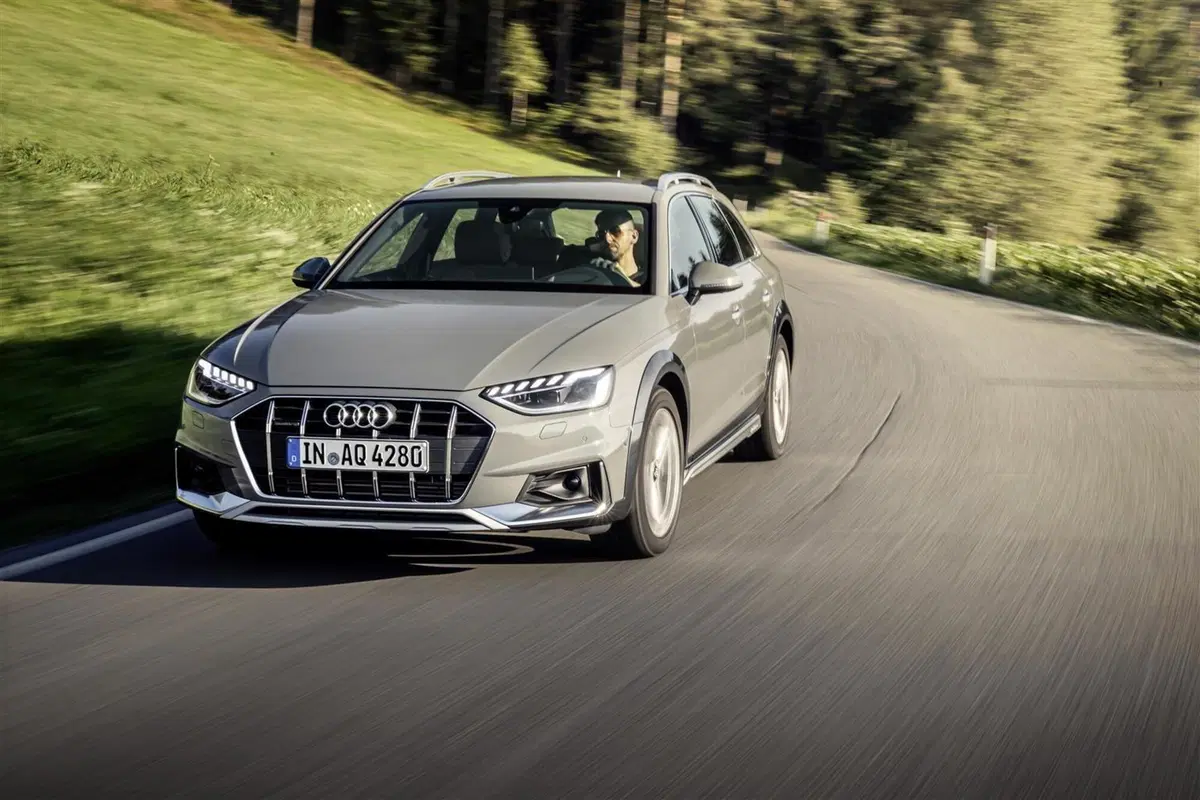Audi A4, A5 e Q5: ora sono tutte mild-hybrid, anche le Diesel  (19)