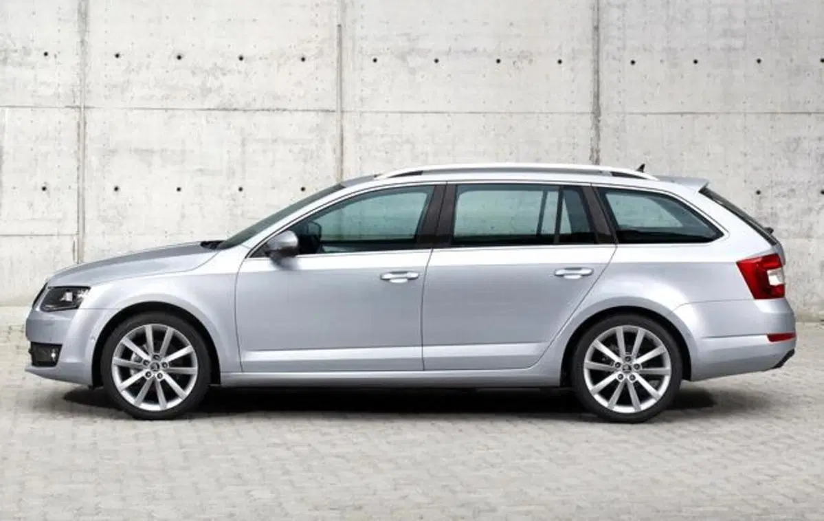 Skoda Octavia Station Wagon 1.5 DSG Wagon Executive G-Tec (2)