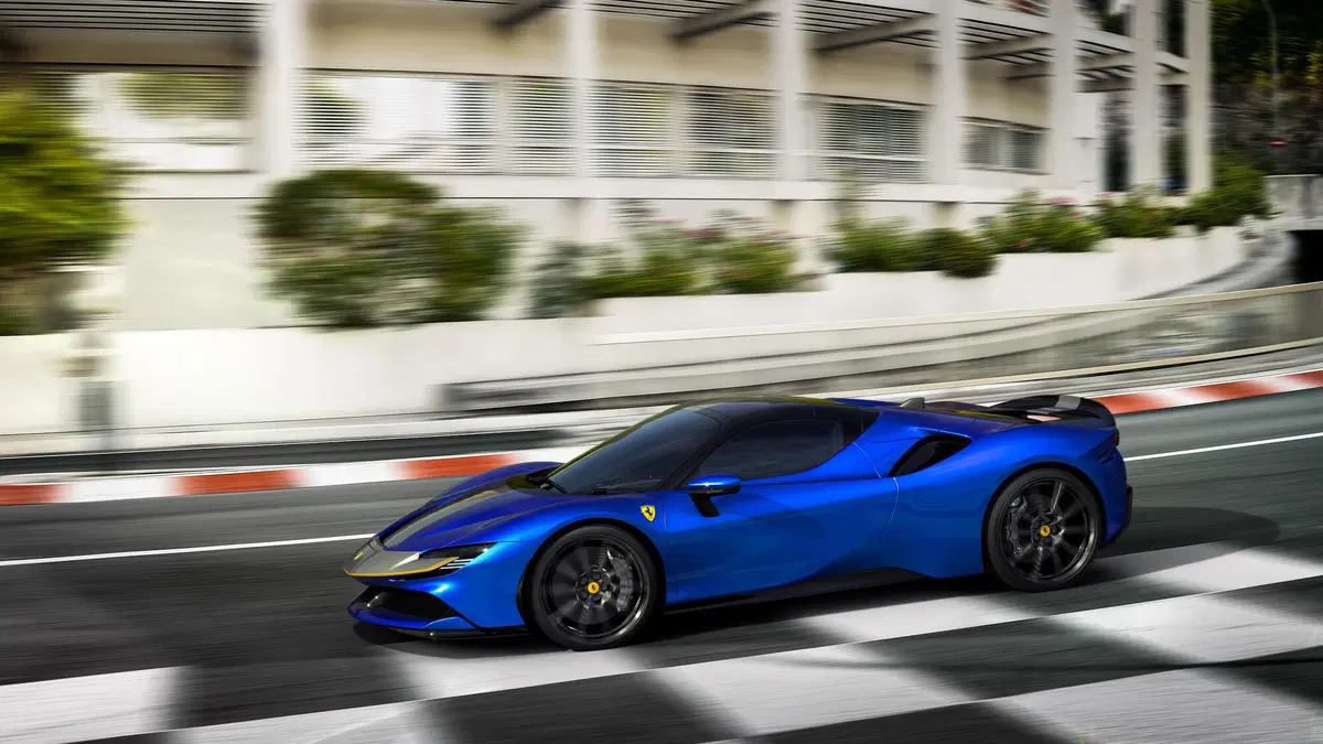 Ferrari SF90 Spider: la supercar a cielo aperto più potente di sempre per la casa di Maranello (9)
