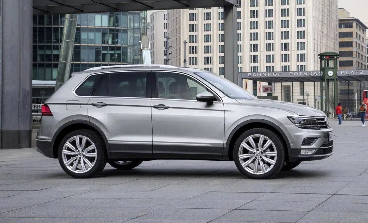 Volkswagen Tiguan 2.0 TDI 190 CV SCR DSG 4MOTION Executive BMT (2)