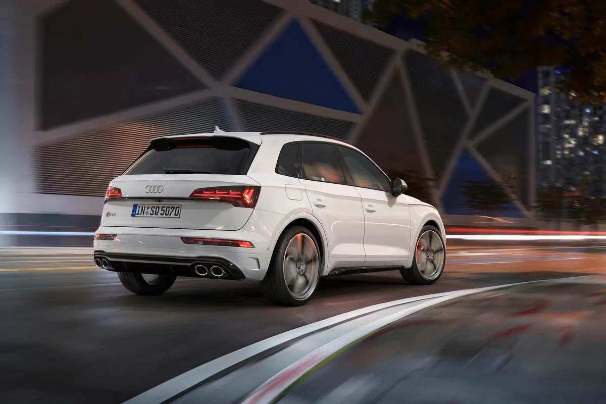 Audi SQ5 restyling, arriva il diesel da 341 CV (4)