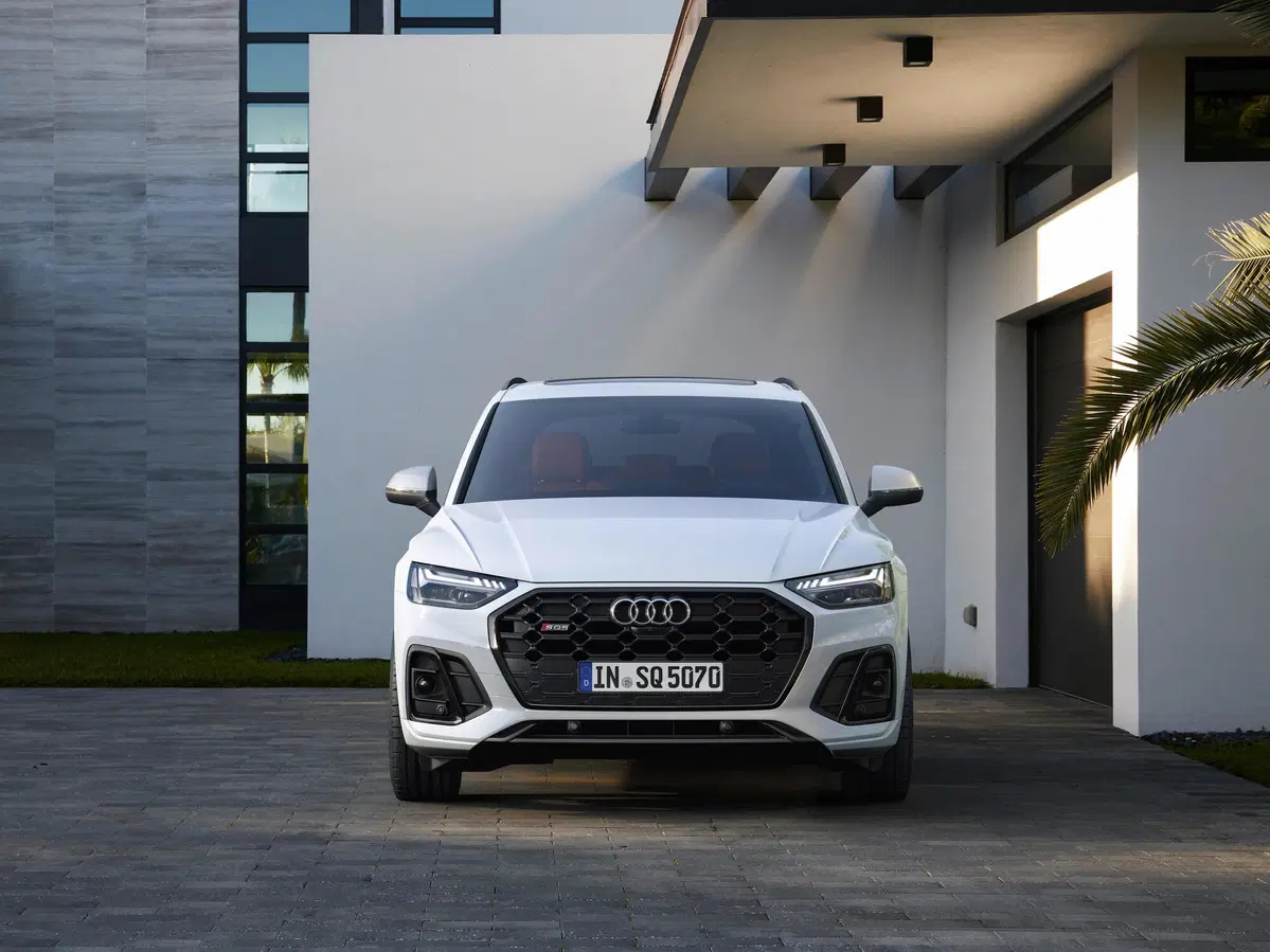 Audi SQ5 restyling, arriva il diesel da 341 CV (10)