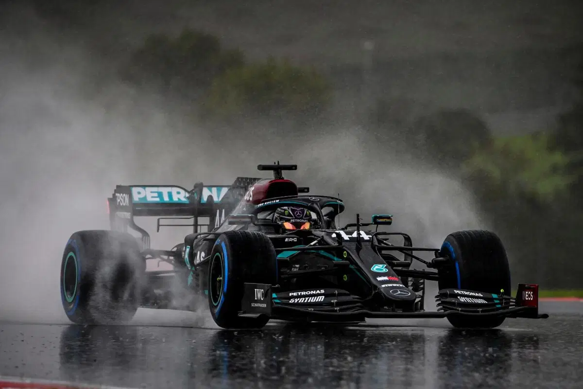 F1, GP Turchia 2020: Hamilton sul tetto del mondo con accanto il rivale di sempre, Vettel (9)