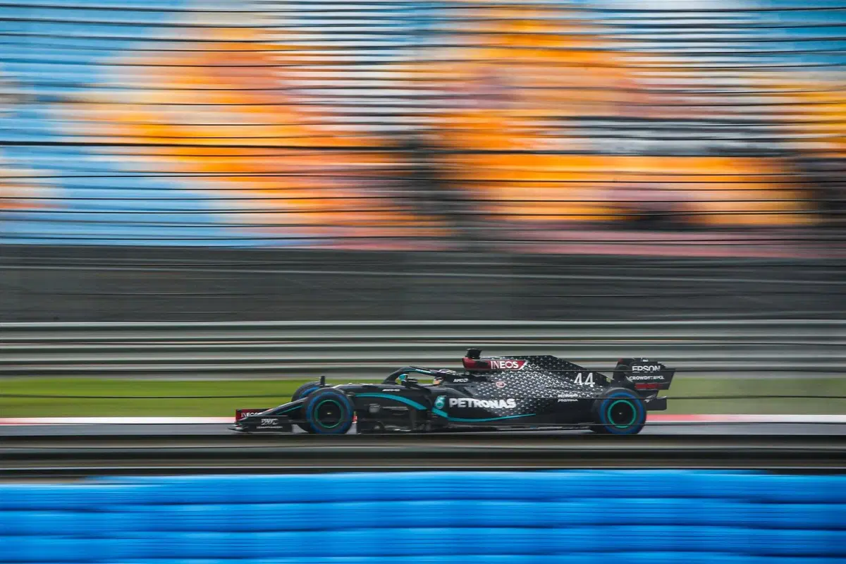 F1, GP Turchia 2020: Hamilton sul tetto del mondo con accanto il rivale di sempre, Vettel (13)