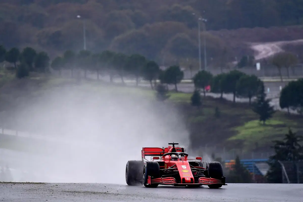 F1, GP Turchia 2020: Hamilton sul tetto del mondo con accanto il rivale di sempre, Vettel (23)