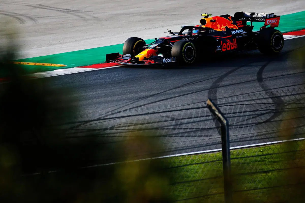 F1, GP Turchia 2020: Hamilton sul tetto del mondo con accanto il rivale di sempre, Vettel (28)