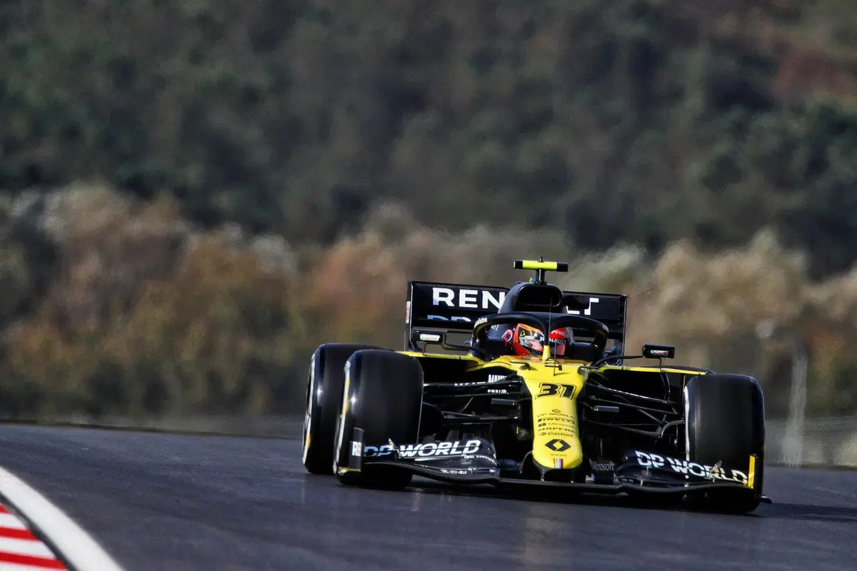 F1, GP Turchia 2020: Hamilton sul tetto del mondo con accanto il rivale di sempre, Vettel (63)
