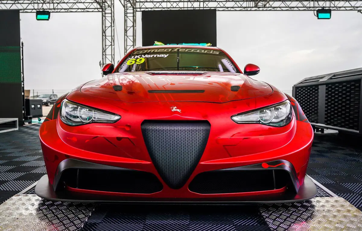 Il primo sibilo (da gara) del Biscione, Alfa Romeo Giulia elettrica: per vincere il Mondiale Turismo (3)