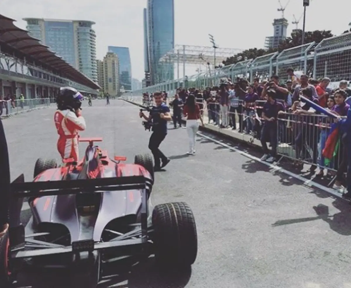 F1 2016, primo giro a Baku: guardate quanto è stretto! [video] (3)