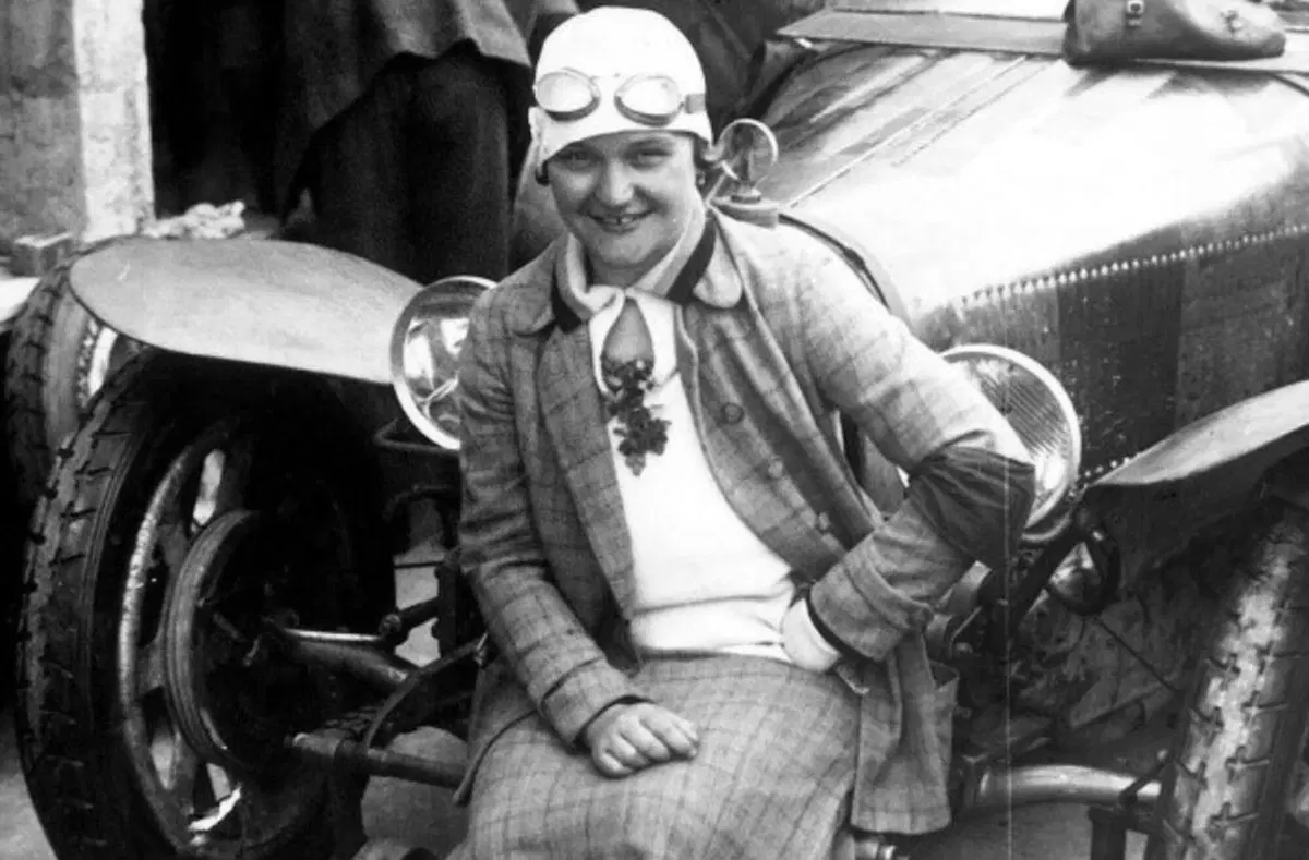 Google celebra con un Doodle la pilota Eliska Junkova. Ecco chi era
