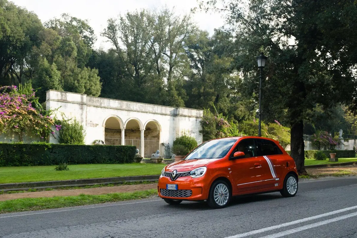 Renault Twingo 2021 BEV, L’elettrica “giusta” da 11,5K [fa paura a Model 3 non a 500e] (11)