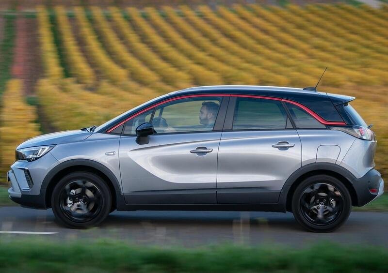 Opel Crossland (2020->>) (2)