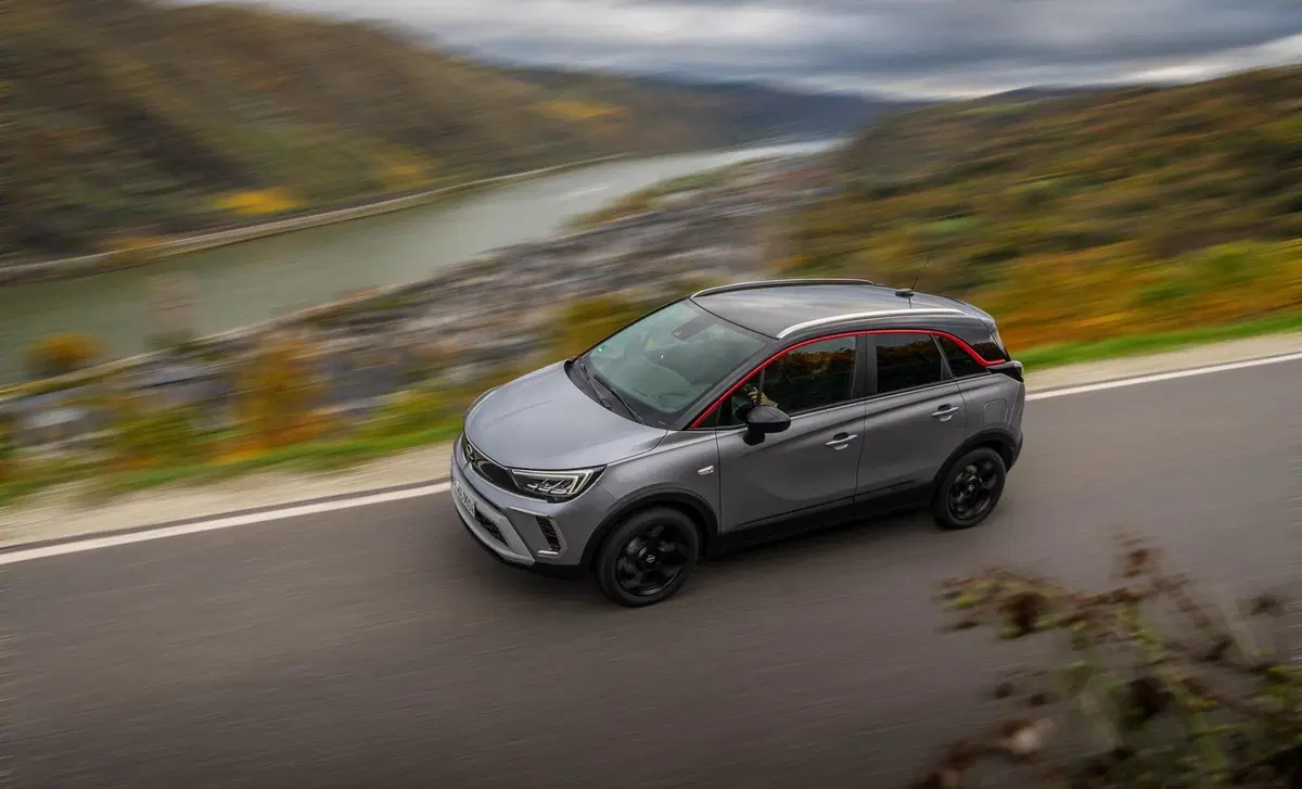 Opel Crossland 1.2 Elegance s&s 110cv (8)