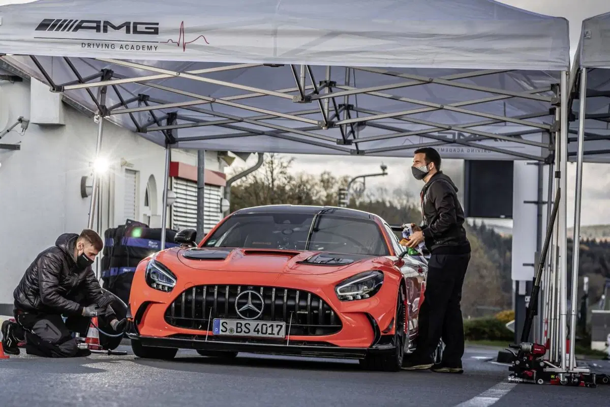 Mercedes-AMG GT Black Series: la vettura di serie più veloce sul Nürburgring (7)