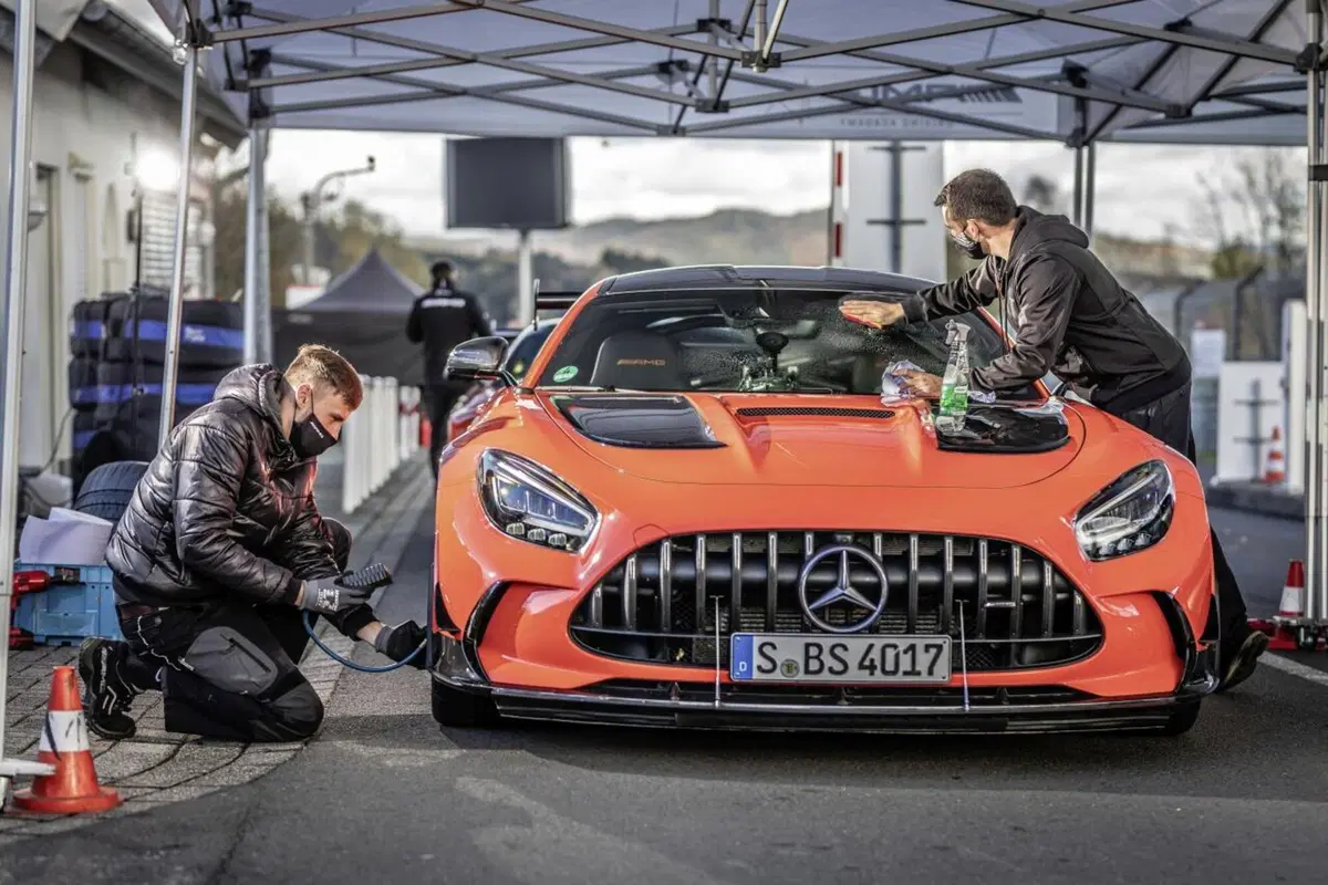 Mercedes-AMG GT Black Series: la vettura di serie più veloce sul Nürburgring (8)