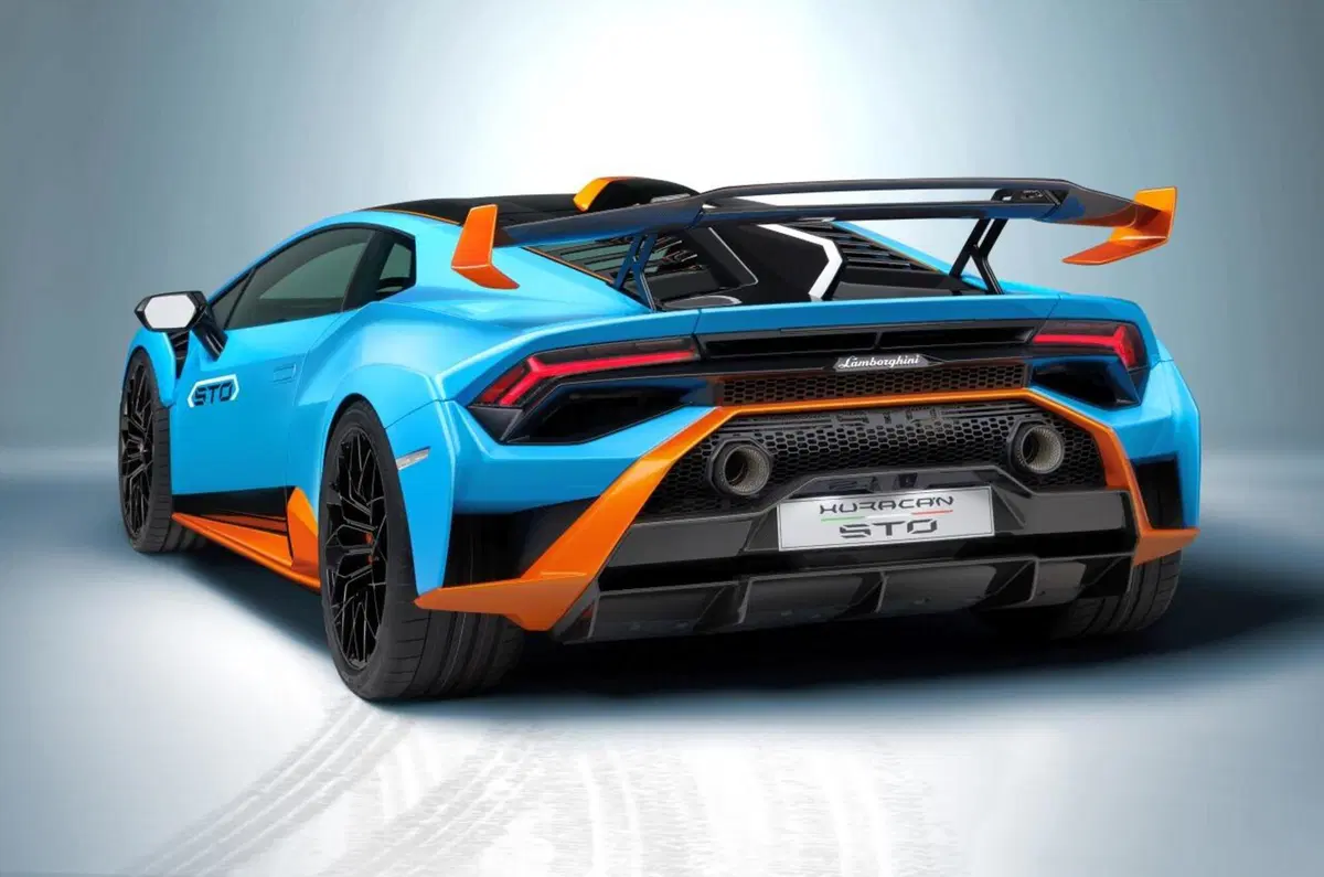 Lamborghini Huracan STO: dalle corse alla strada arriva la “Super Trofeo Omologata” (10)