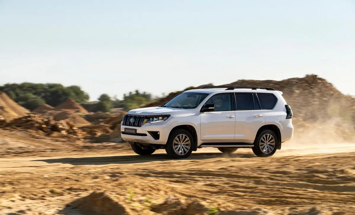 Toyota Land Cruiser 2.8 D4-D A/T 3 porte Lounge+ (9)
