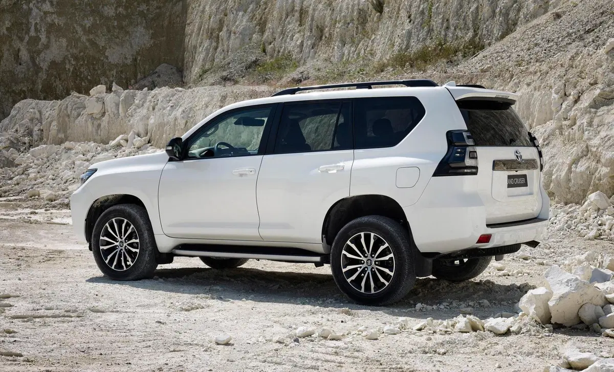 Toyota Land Cruiser 2.8 D4-D A/T 3 porte Lounge+ (4)