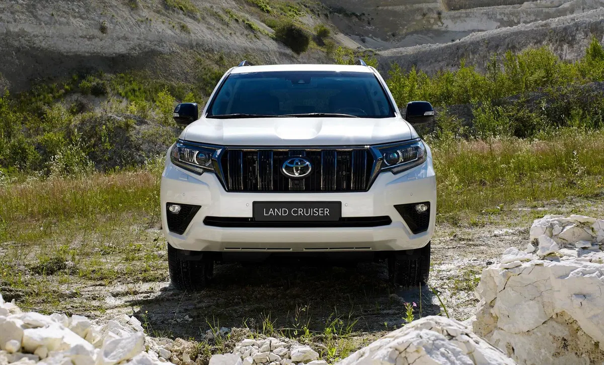 Toyota Land Cruiser 2.8 D4-D A/T 3 porte Lounge+ (3)