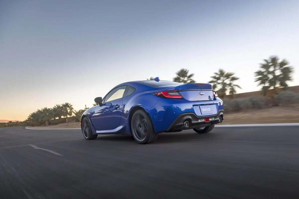 Subaru BRZ, restyling? No, evoluzione: ora ha 230 CV (7)