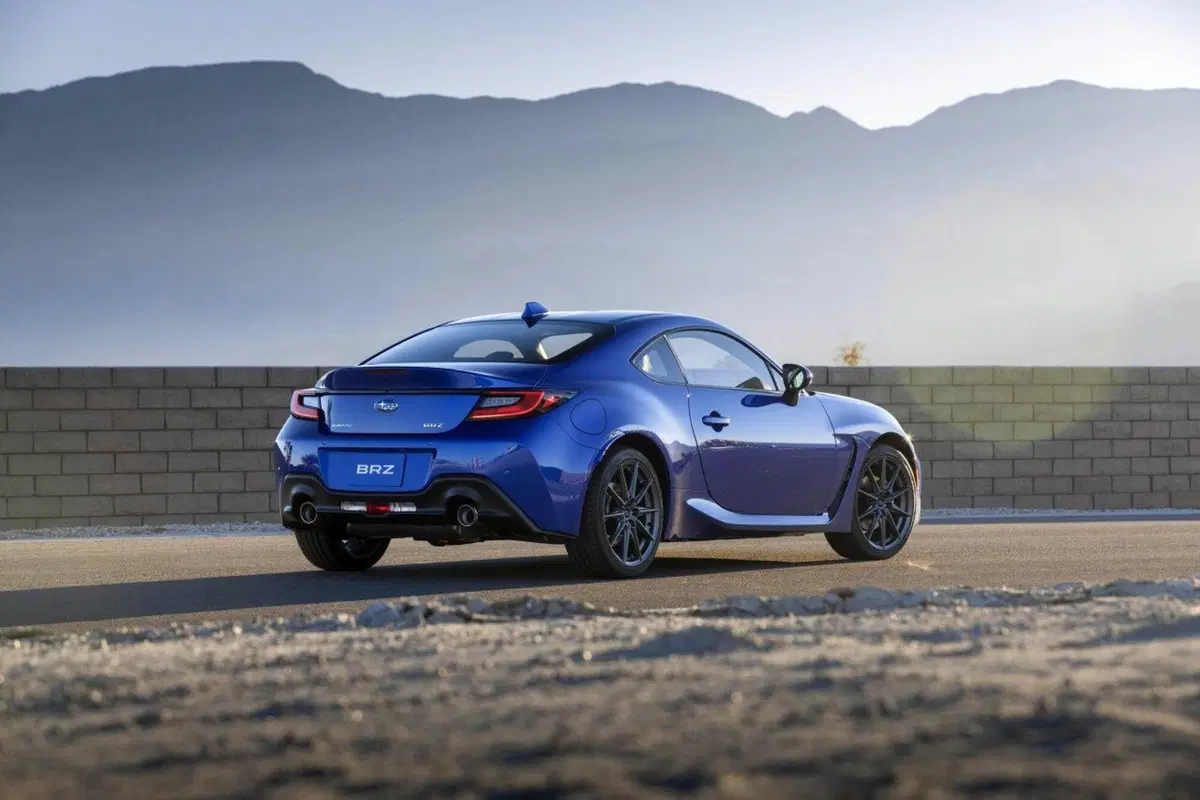 Subaru BRZ, restyling? No, evoluzione: ora ha 230 CV (5)