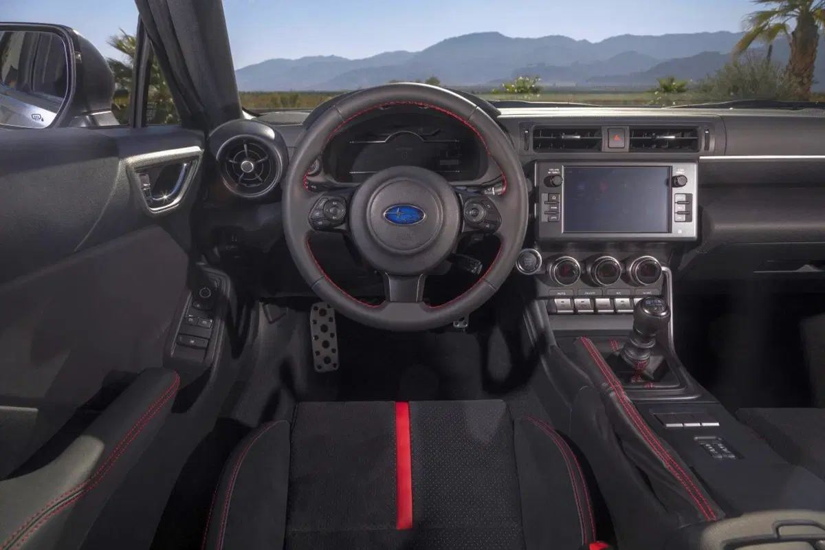Subaru BRZ, restyling? No, evoluzione: ora ha 230 CV (6)