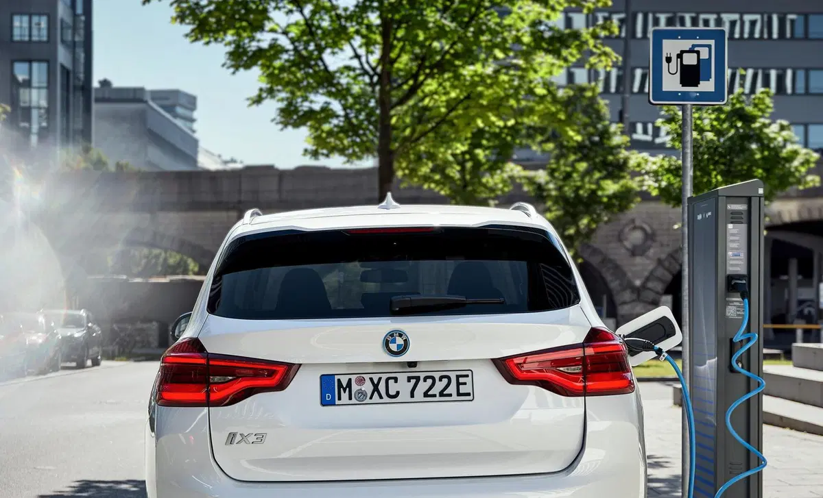 BMW iX3 (2020-25) (8)