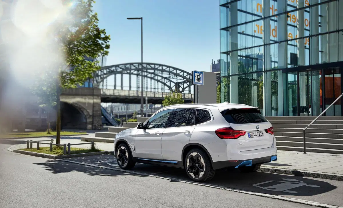 BMW iX3 (2020-25) (11)