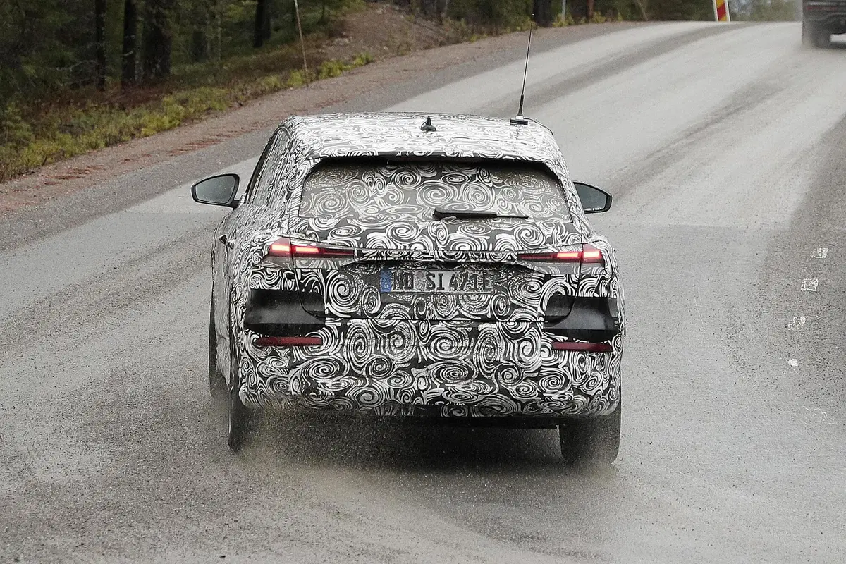 Audi Q4 e-tron, le foto spia (13)