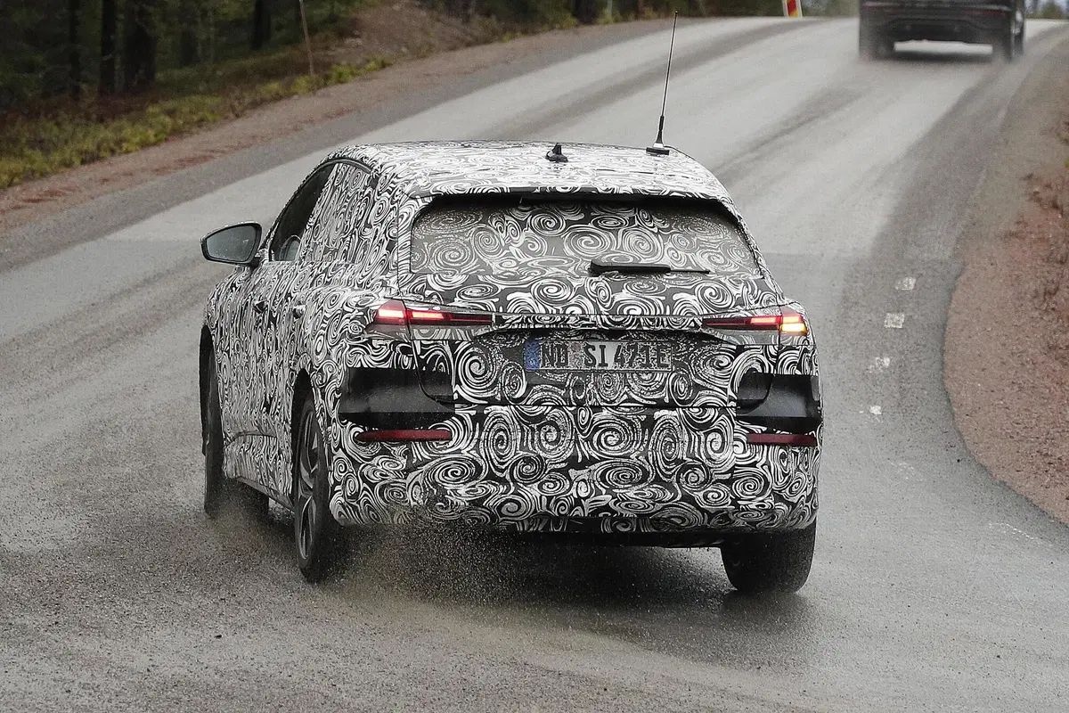 Audi Q4 e-tron, le foto spia (14)