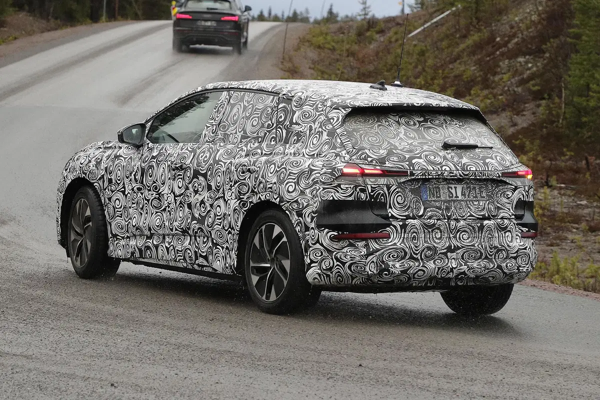 Audi Q4 e-tron, le foto spia (17)