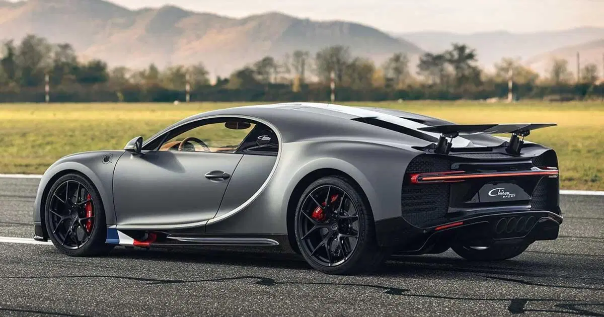 Bugatti Chiron Sport Les Legendes du Ciel | 2,88 milioni per l'omaggio all'aeronautica francese (5)