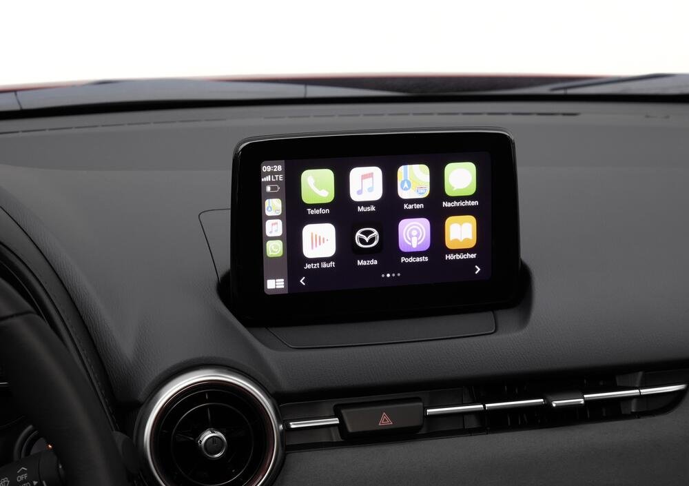 Lo schermo &egrave; &quot;piccolo&quot; ma Apple Carplay ed Android Auto sono wireless