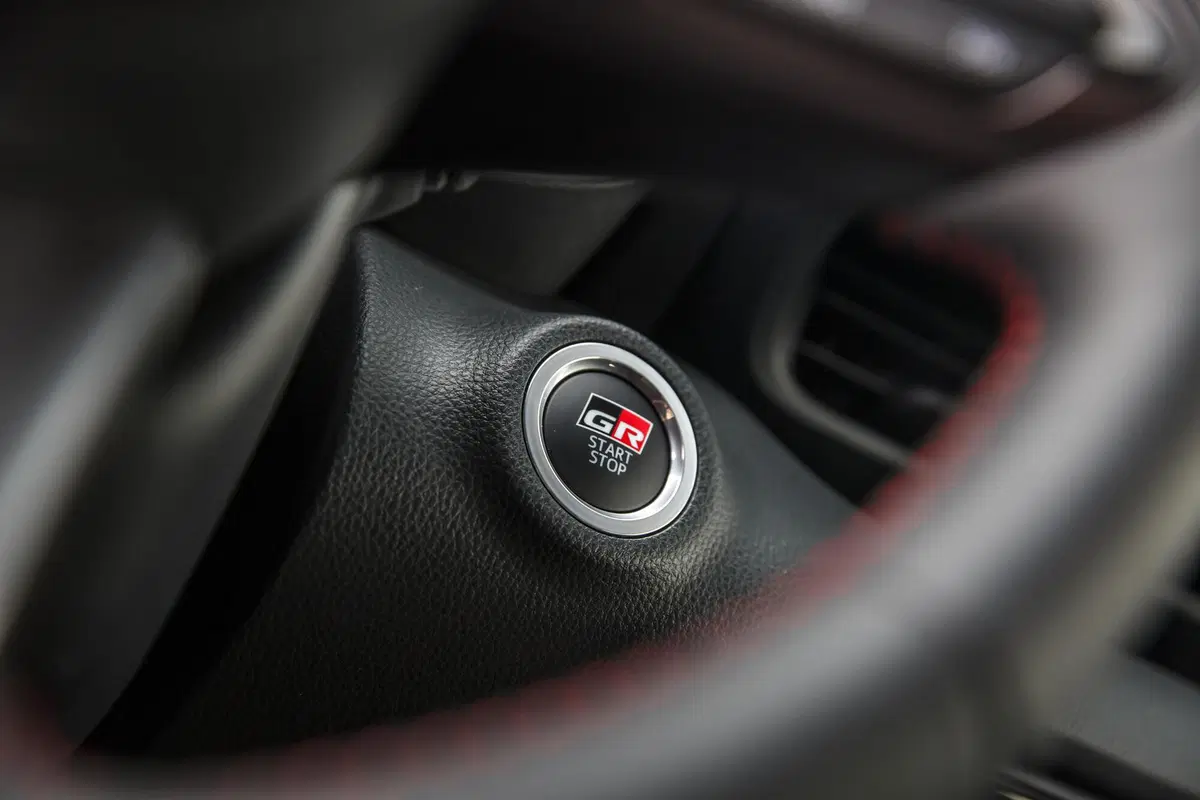 Toyota GR YARIS | Finalmente quella vera! Si guida alla grande. Costa 39.900 euro (39)