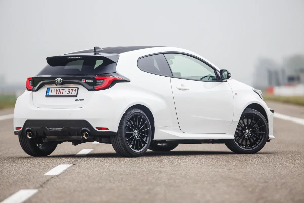 Toyota GR YARIS | Finalmente quella vera! Si guida alla grande. Costa 39.900 euro (3)