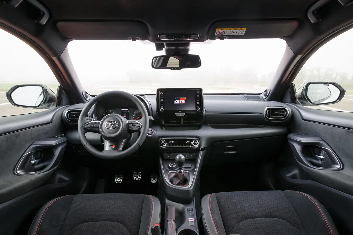 Toyota GR YARIS | Finalmente quella vera! Si guida alla grande. Costa 39.900 euro (32)